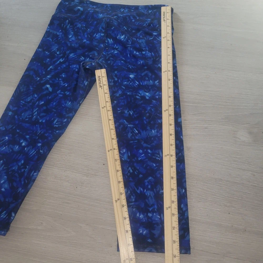 ALO YOGA‎ Blue Abstract Leaf Print Capri Leggings Activewear workout athletic